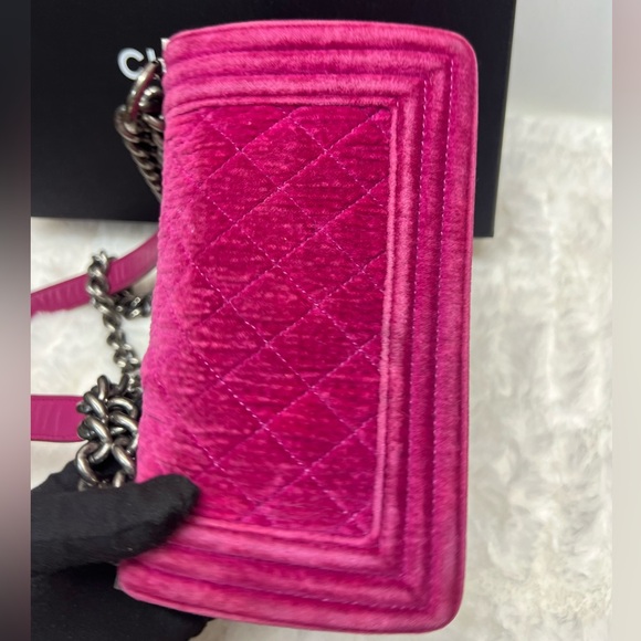 CHANEL Pink Velvet Quilted Small Boy Bag-17334532 - Picture 4 of 15